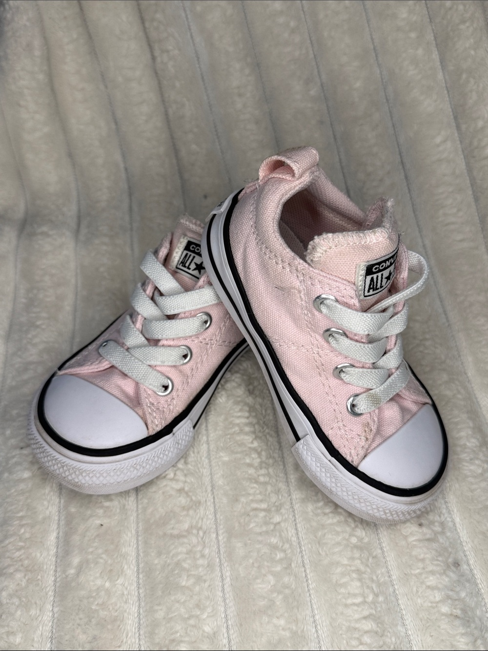 Converse Kids Low Top Sneakers - Light Pink & White